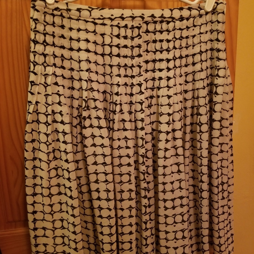St. John white/black georgette silk skirt SZ 12
